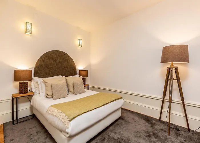 Modern With Essential Amenities Apartment Porto