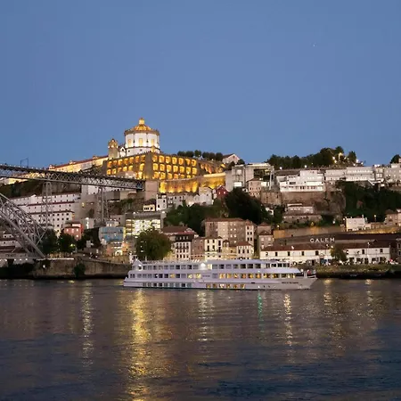 Modern With Essential Amenities Πόρτο