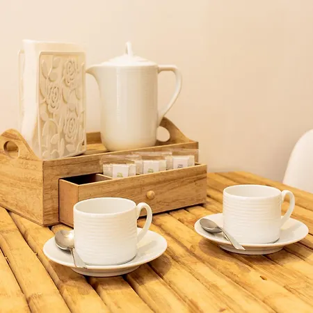 公寓 Modern With Essential Amenities