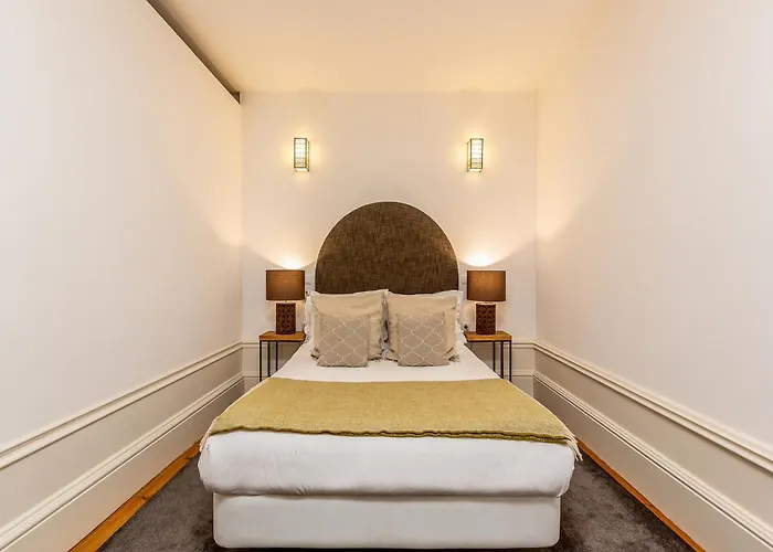 Modern With Essential Amenities Apartment